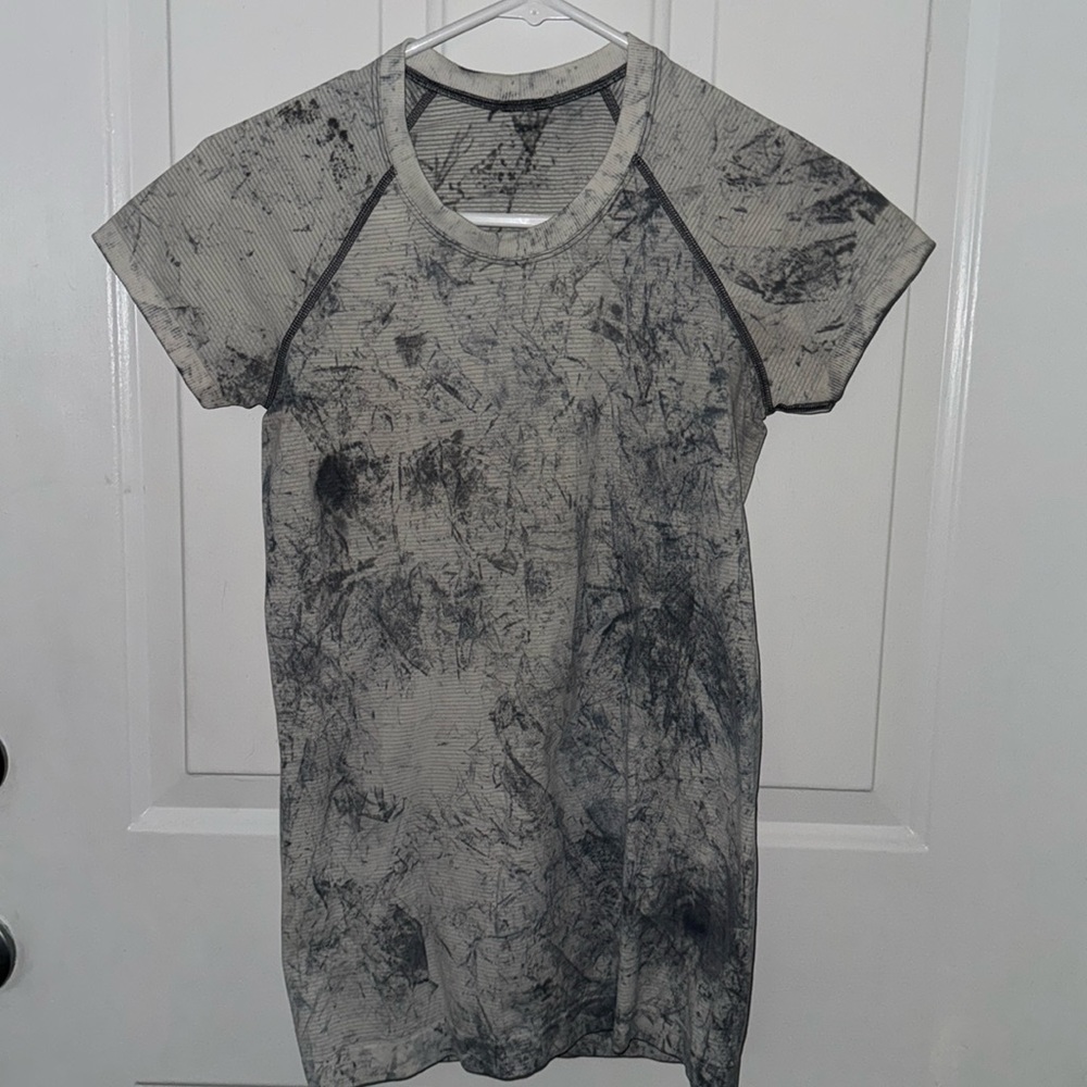 Lululemon swiftly tshirt